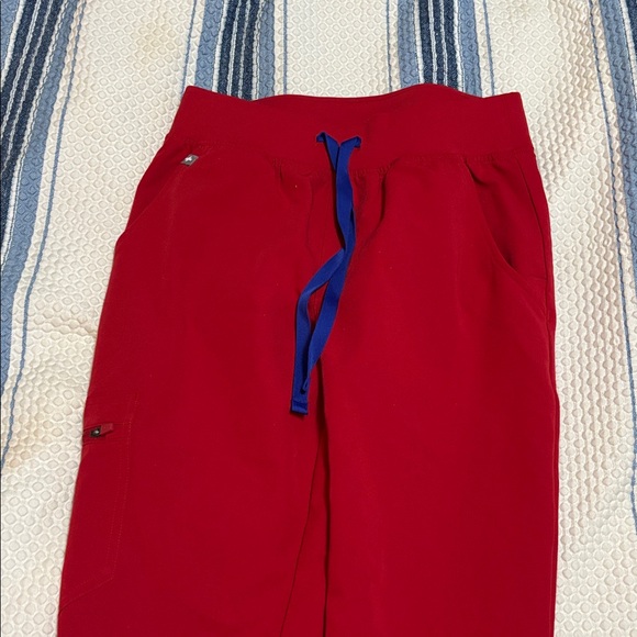 Figs Winning Red pants - Picture 2 of 5